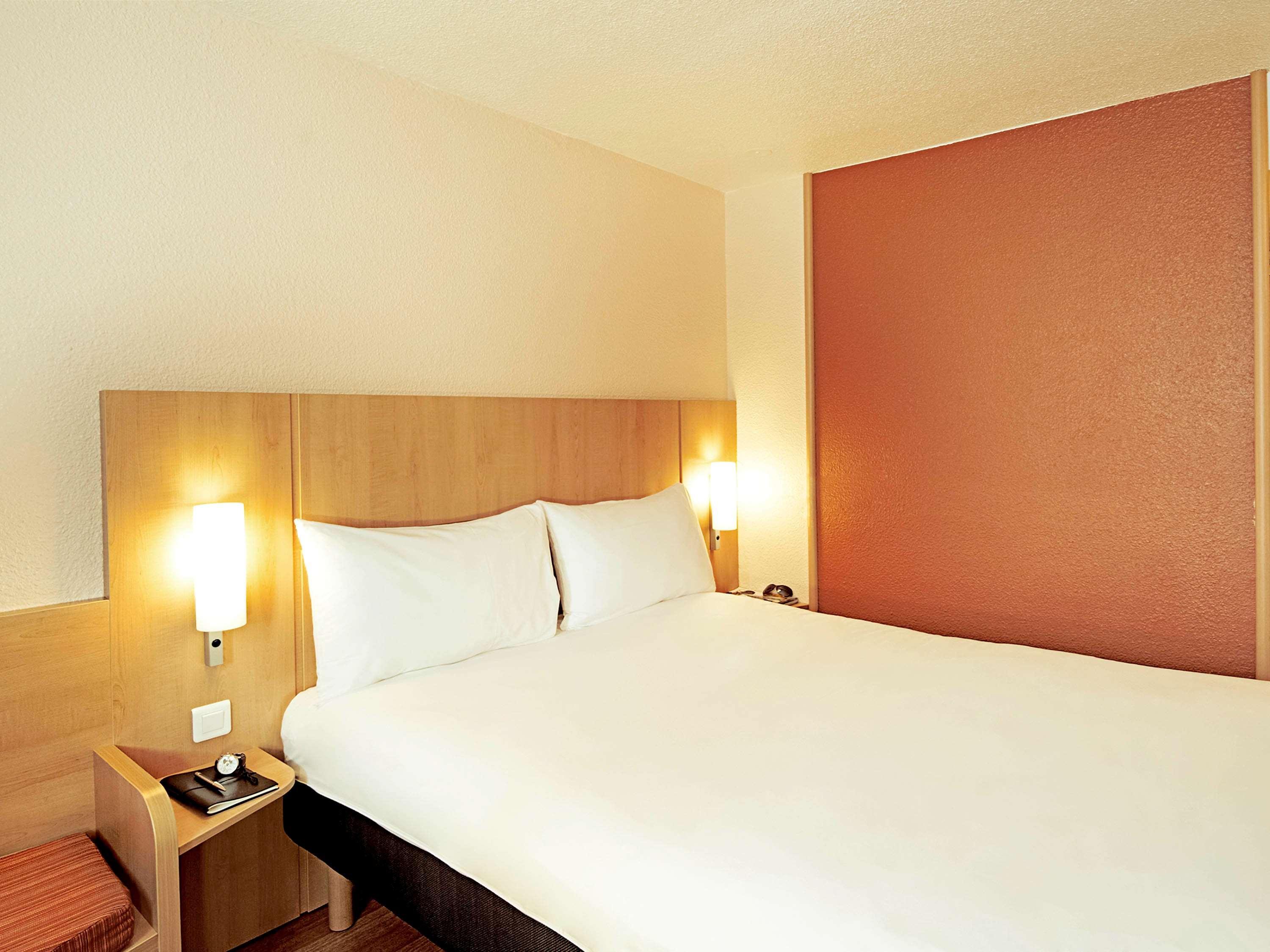 Ibis Lyon Est Chaponnay Hotel Eksteriør billede