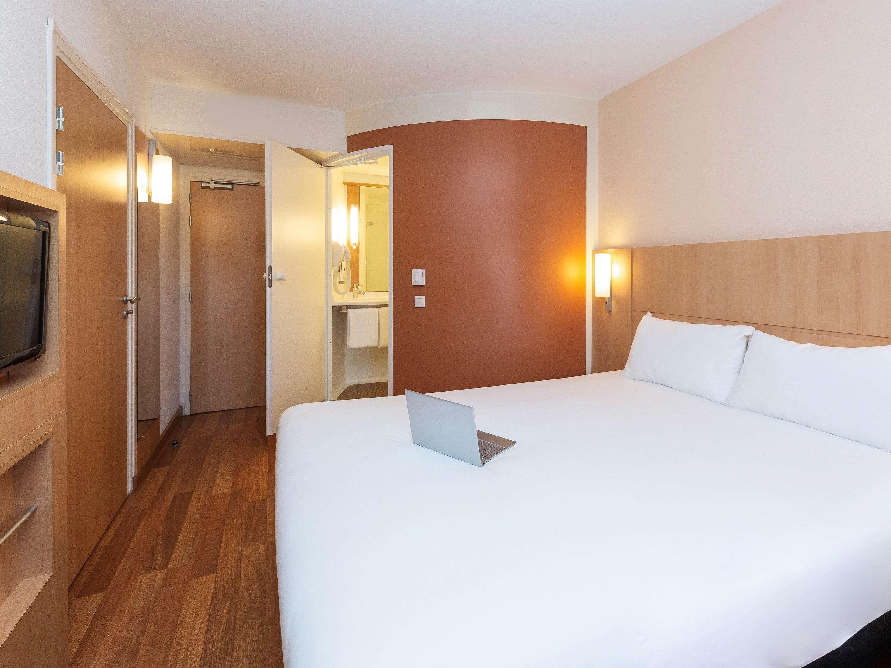 Ibis Lyon Est Chaponnay Hotel Eksteriør billede
