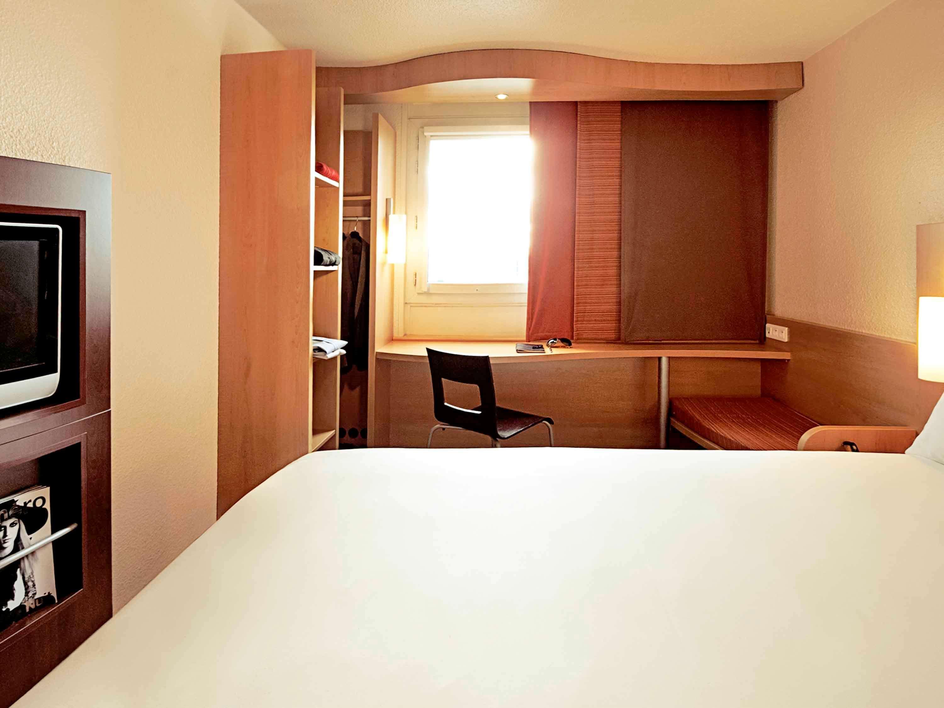 Ibis Lyon Est Chaponnay Hotel Eksteriør billede