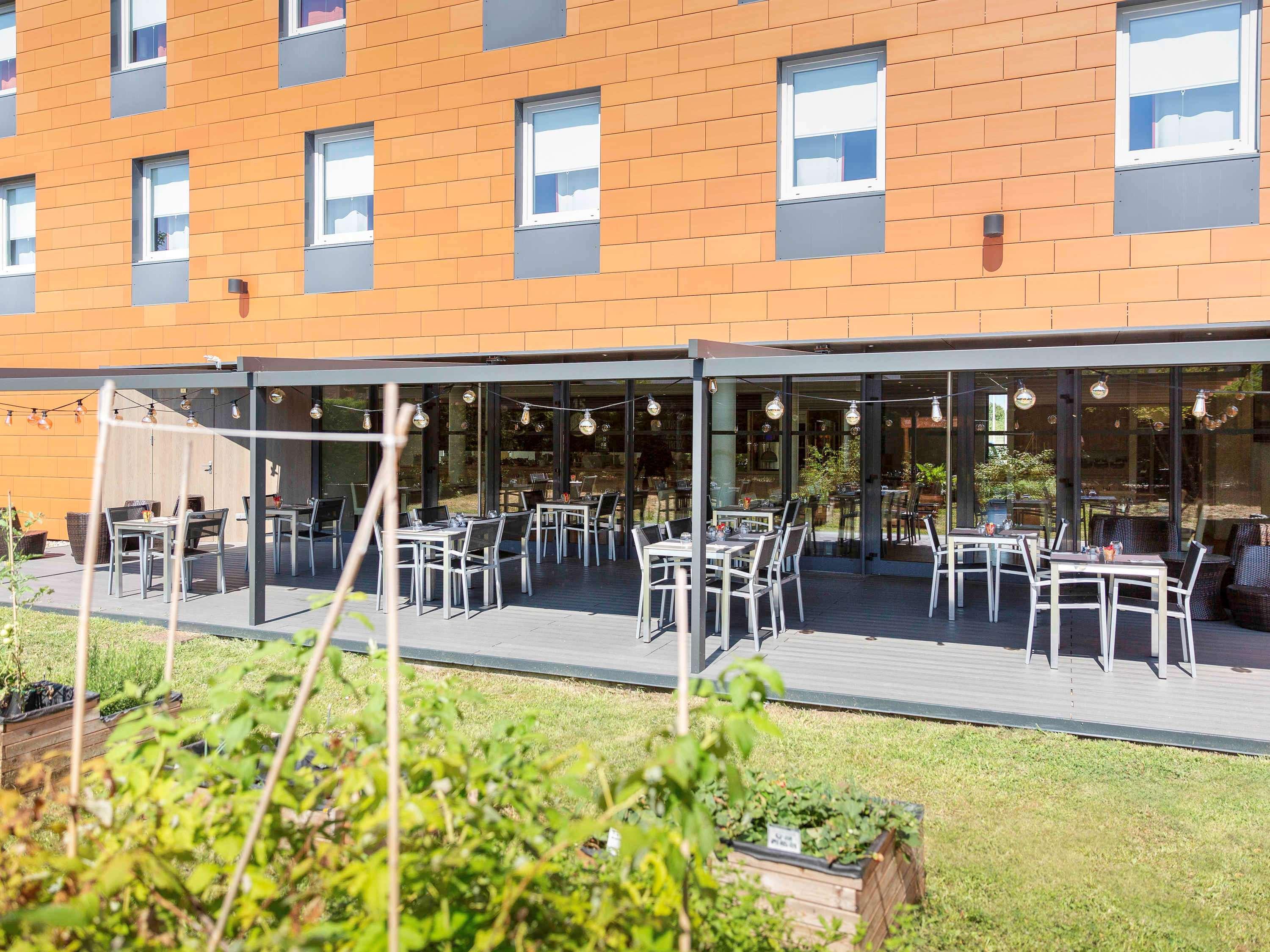 Ibis Lyon Est Chaponnay Hotel Eksteriør billede