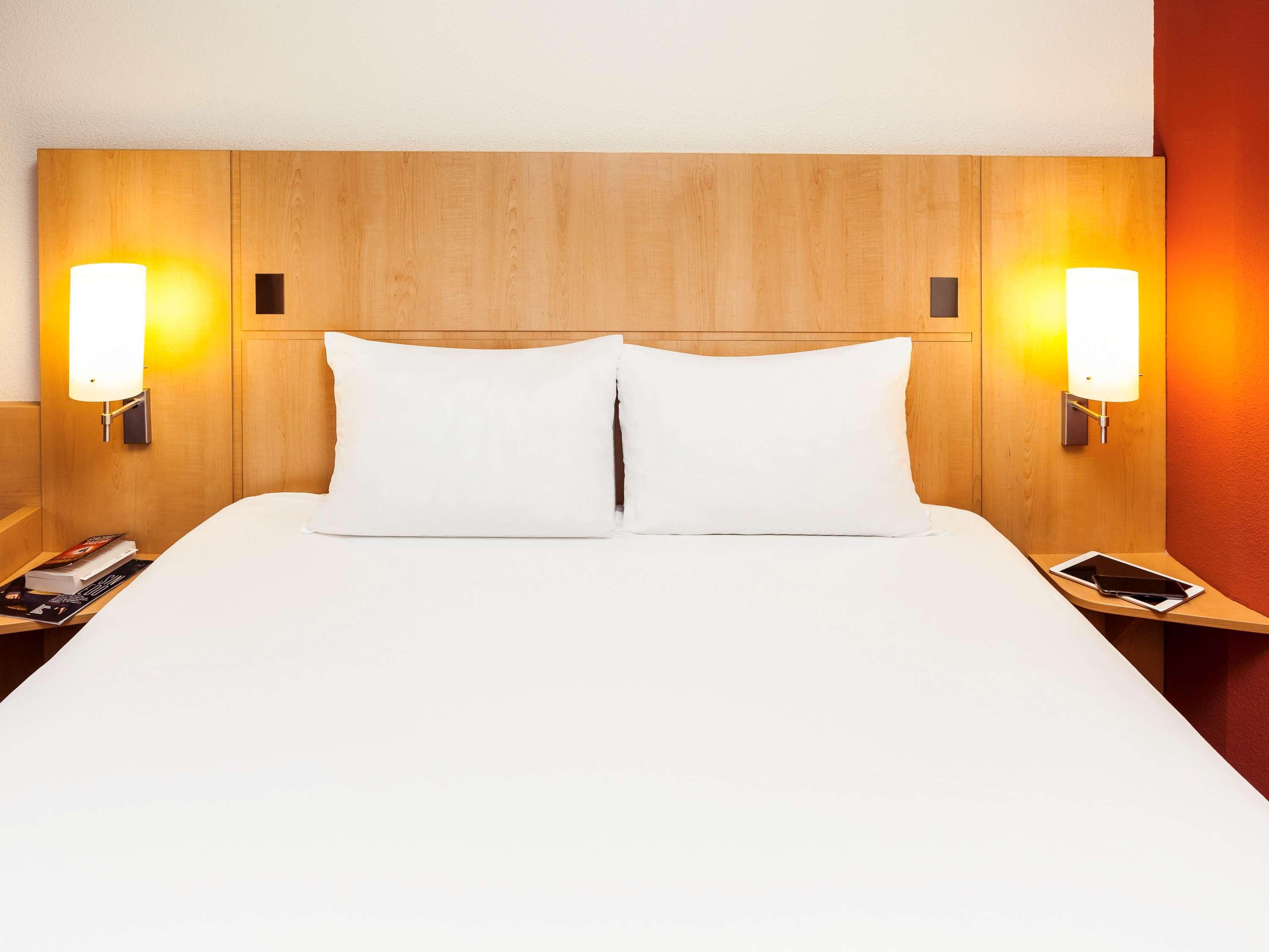Ibis Lyon Est Chaponnay Hotel Eksteriør billede