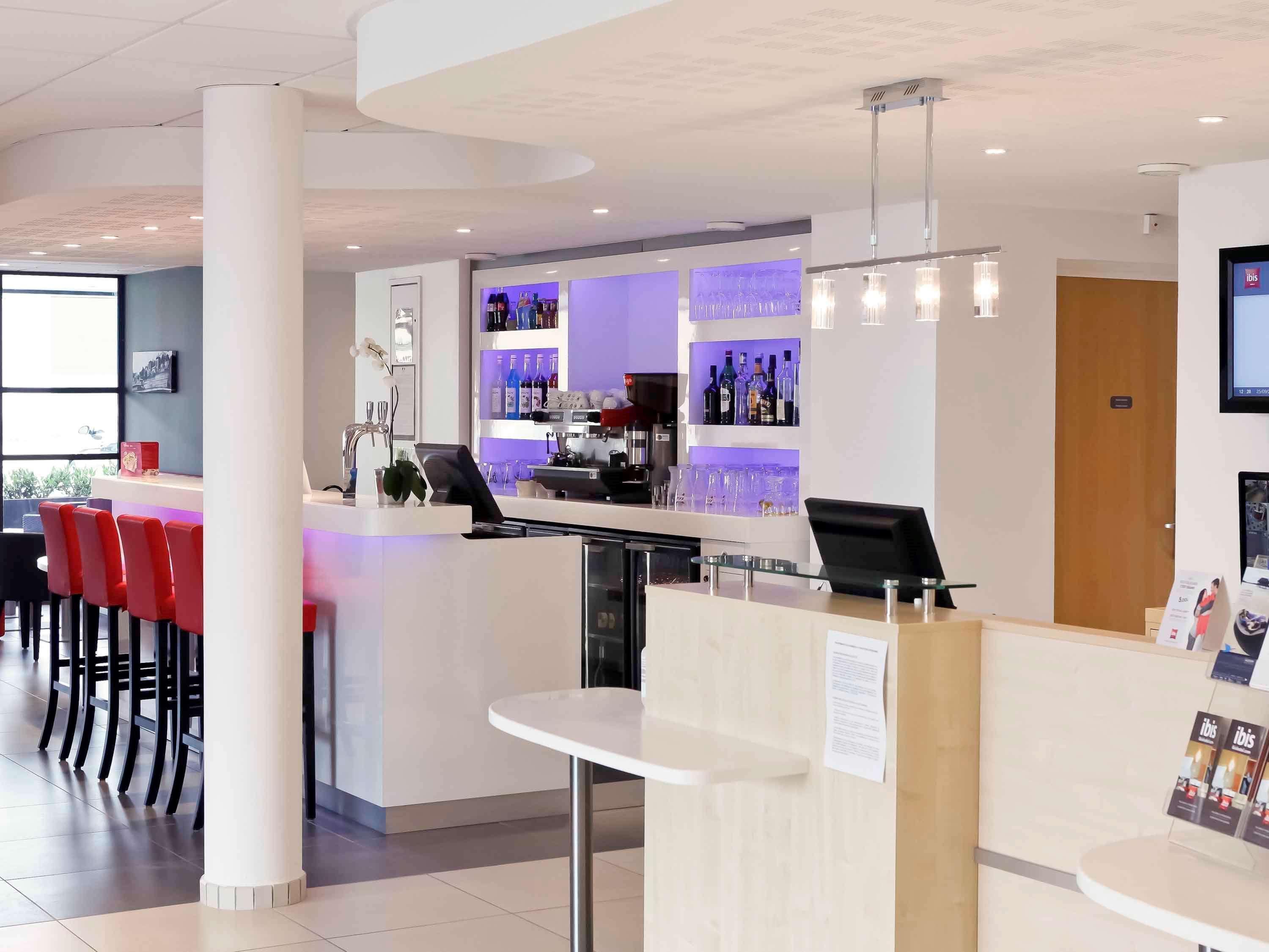 Ibis Lyon Est Chaponnay Hotel Eksteriør billede