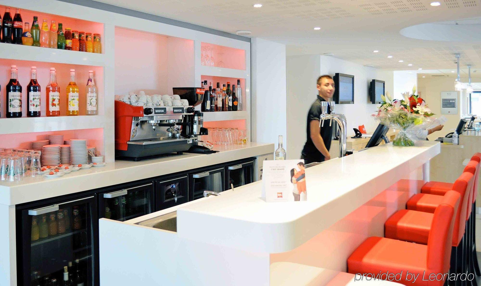 Ibis Lyon Est Chaponnay Hotel Eksteriør billede