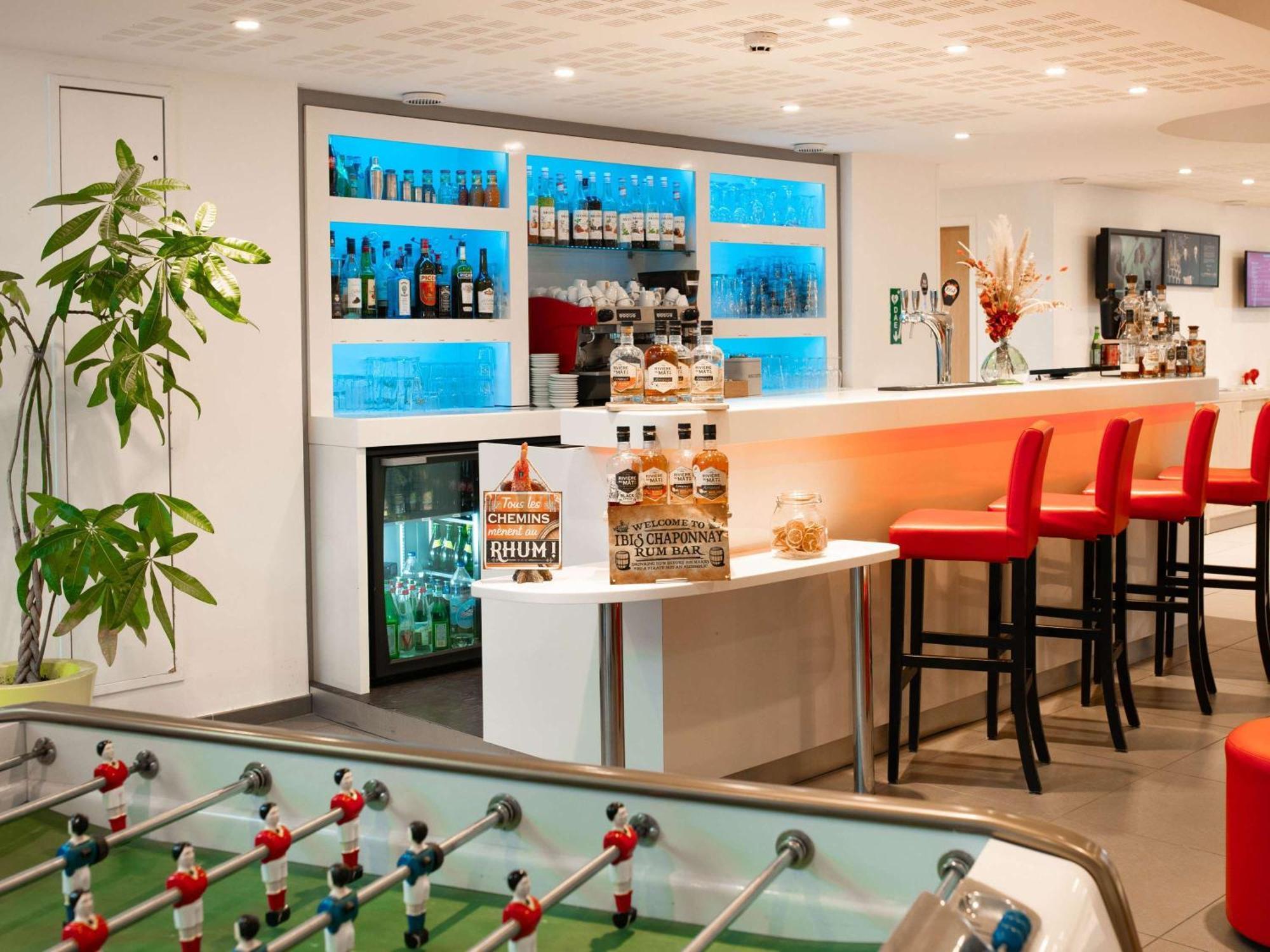 Ibis Lyon Est Chaponnay Hotel Eksteriør billede