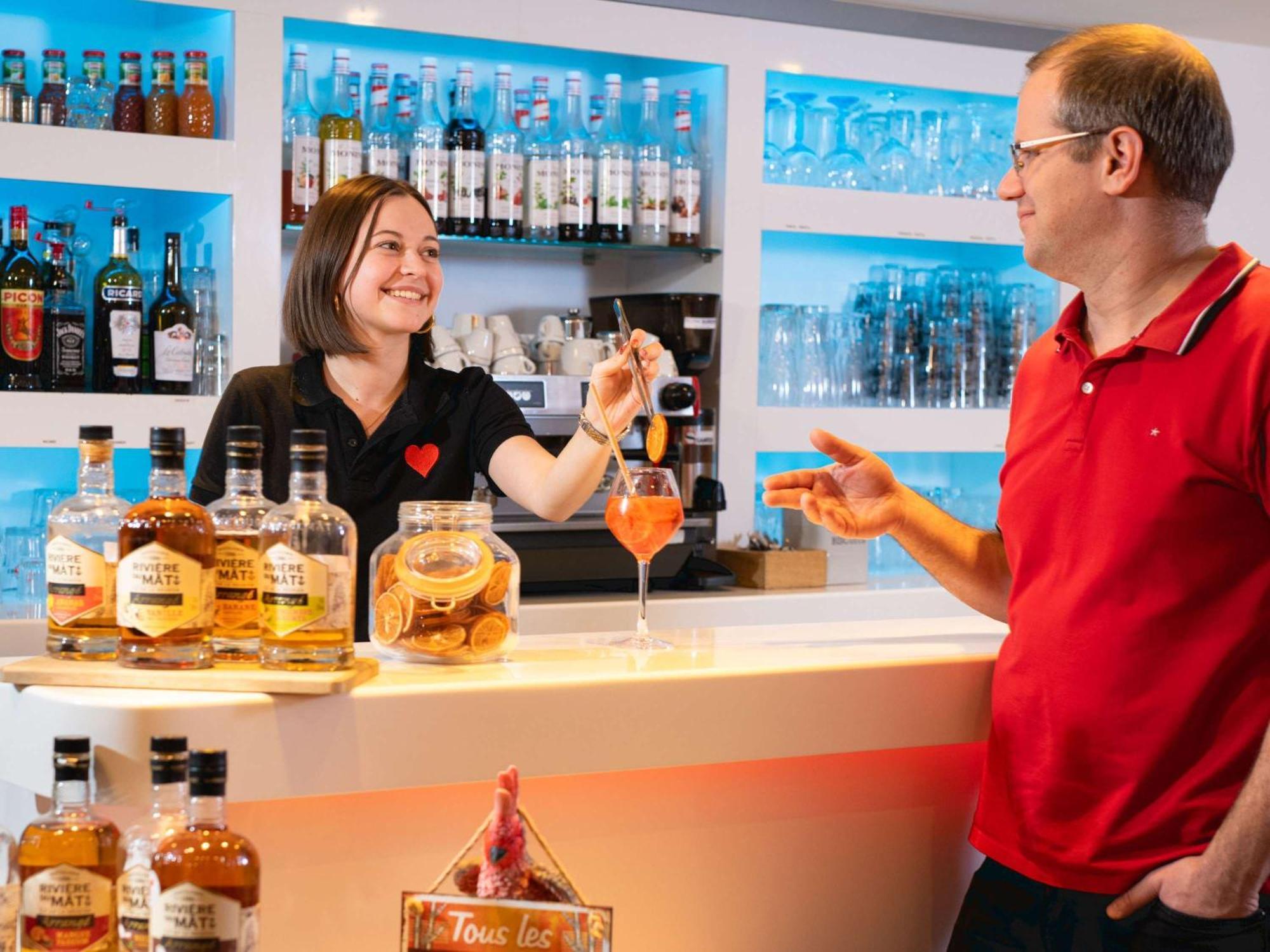 Ibis Lyon Est Chaponnay Hotel Eksteriør billede