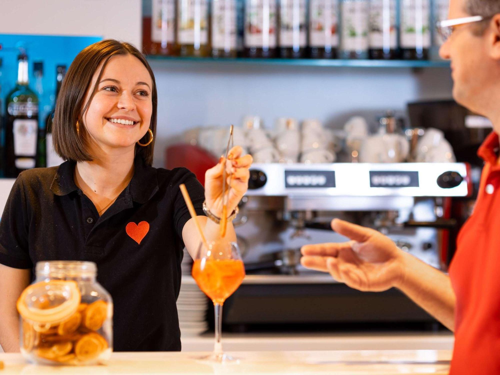 Ibis Lyon Est Chaponnay Hotel Eksteriør billede