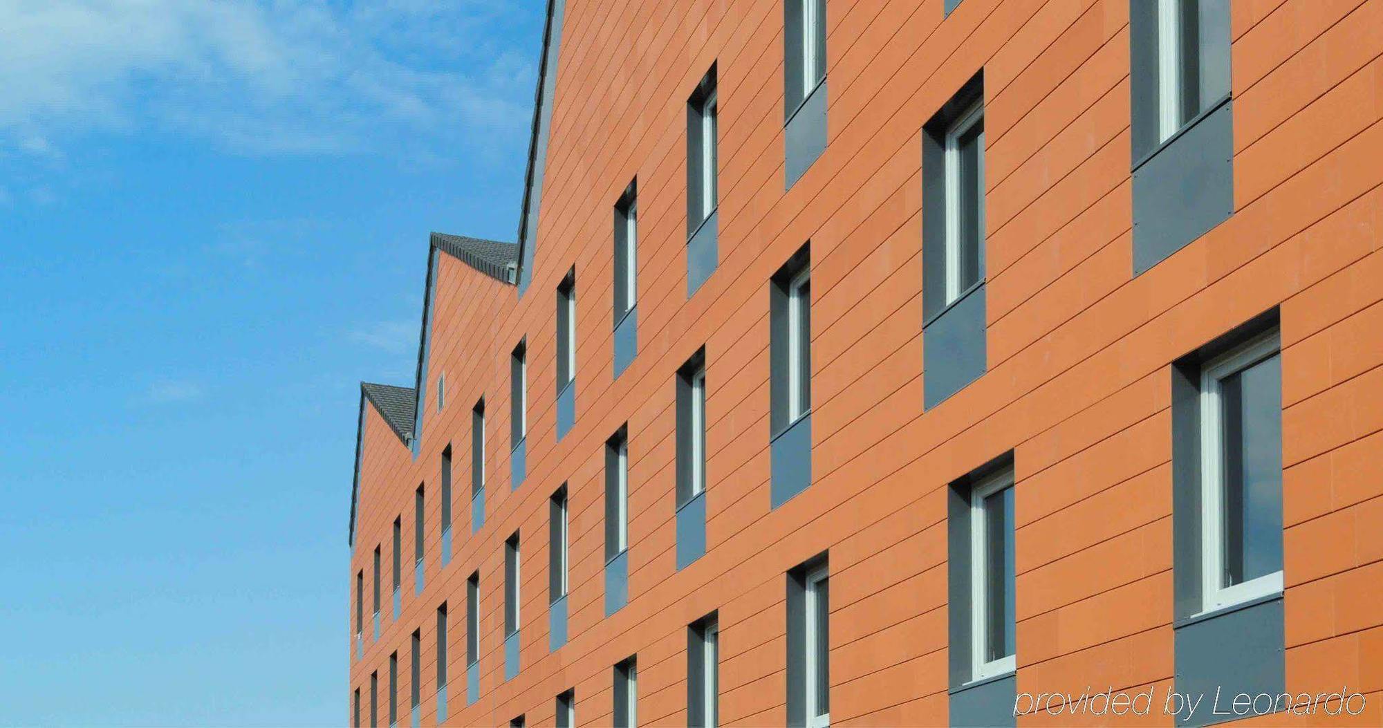 Ibis Lyon Est Chaponnay Hotel Eksteriør billede