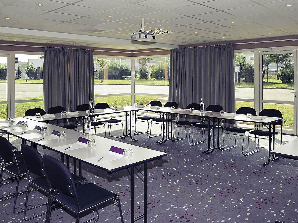 Ibis Lyon Est Chaponnay Hotel Eksteriør billede